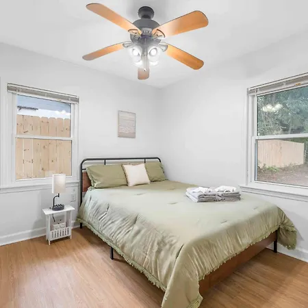 Southern Charm Getaway- 3Br In Park Circle Charleston Exterior photo