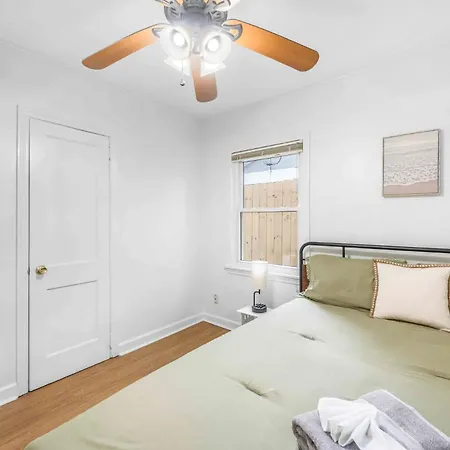 Southern Charm Getaway- 3Br In Park Circle Charleston Exterior photo