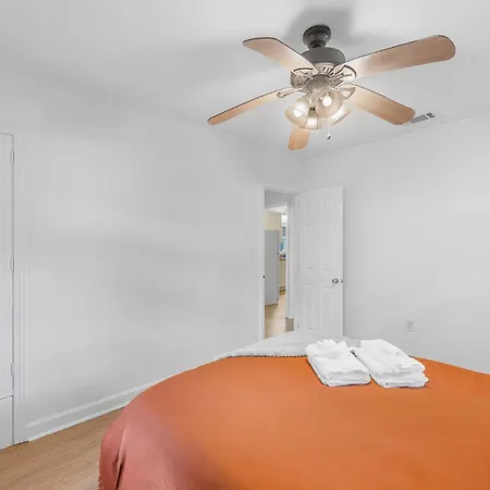 Southern Charm Getaway- 3Br In Park Circle Charleston Exterior photo