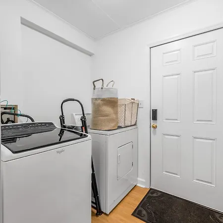 Southern Charm Getaway- 3Br In Park Circle Charleston Exterior photo