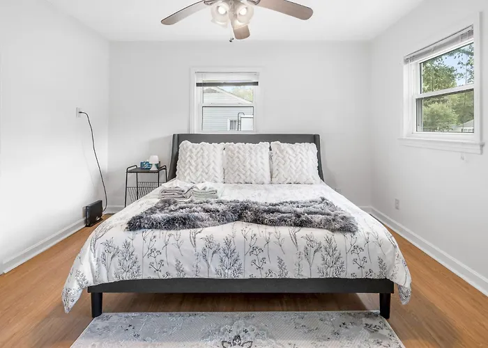 Southern Charm Getaway- 3Br In Park Circle